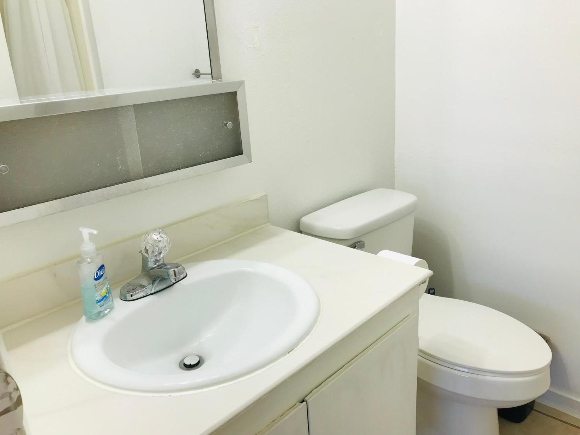 Super 1 Bedroom With Private Bathroom, Shared Kitchen Room -3 Las Vegas Eksteriør billede