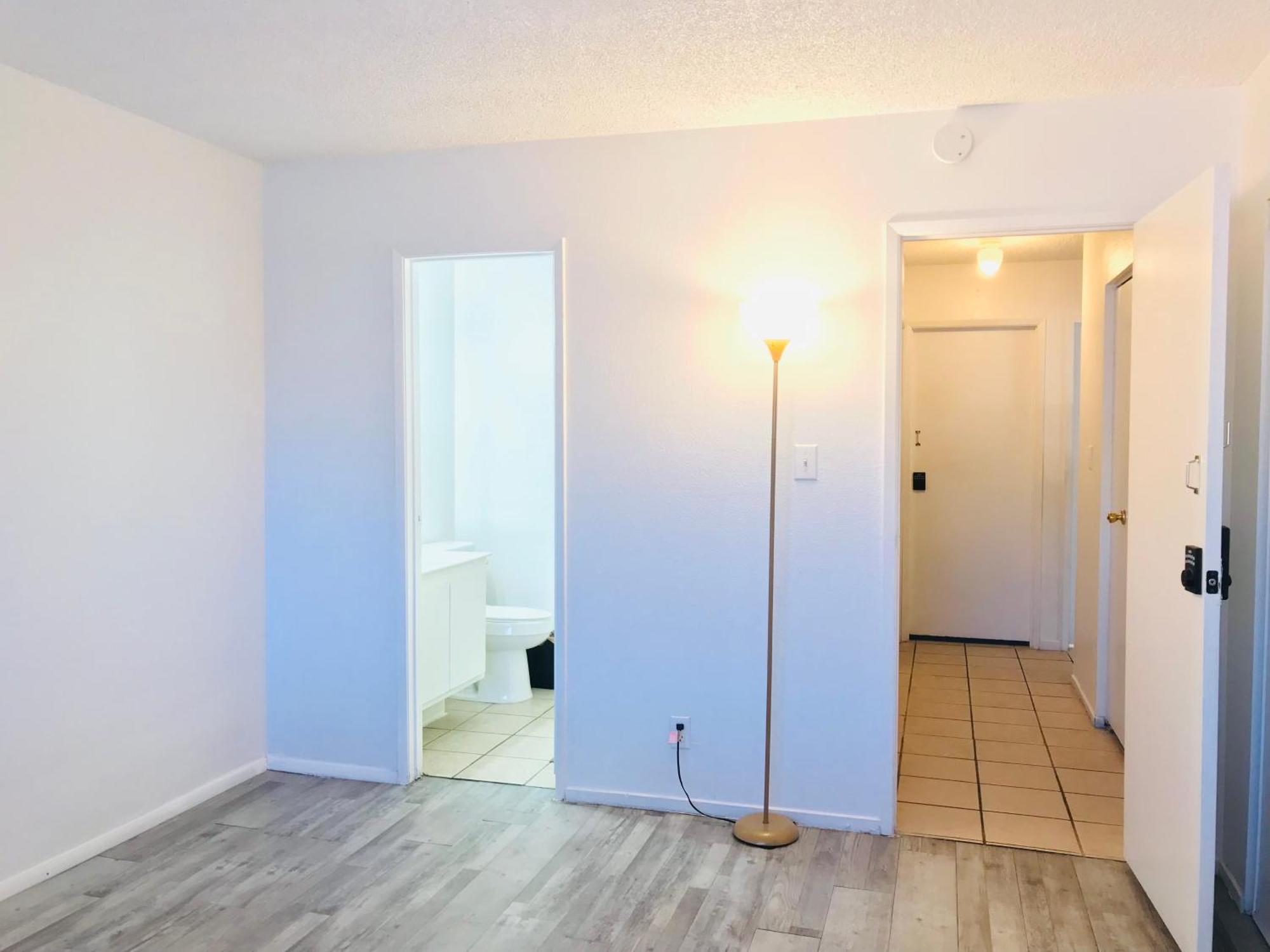Super 1 Bedroom With Private Bathroom, Shared Kitchen Room -3 Las Vegas Eksteriør billede