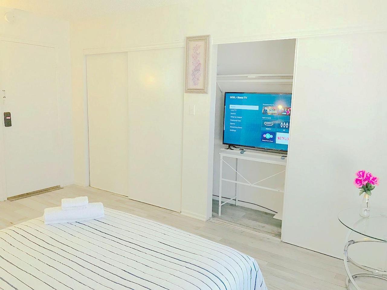 Super 1 Bedroom With Private Bathroom, Shared Kitchen Room -3 Las Vegas Eksteriør billede